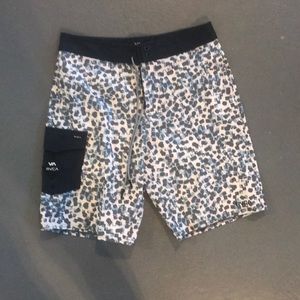 Brand new never worn men’s RVCA board shorts
